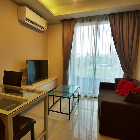 6Th Avenue Surin By Risa Apartment Luaran gambar