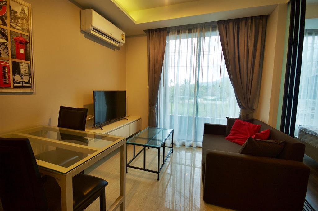 6Th Avenue Surin By Risa Apartment Luaran gambar