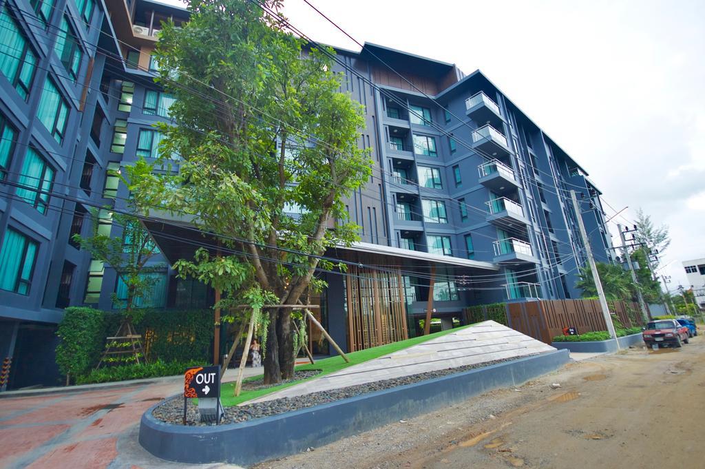 6Th Avenue Surin By Risa Apartment Luaran gambar