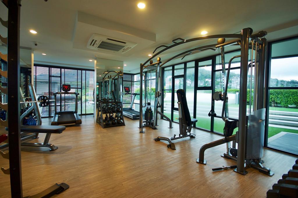 6Th Avenue Surin By Risa Apartment Luaran gambar